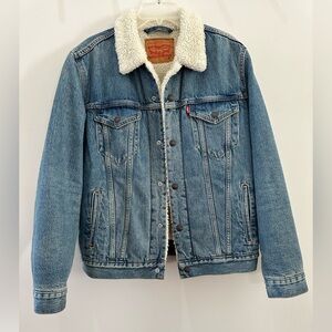Levi's Classic Blue Denim Jacket with Sherpa Lining - M